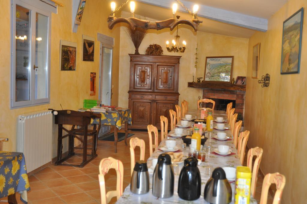 Le Petit Labouret Hotel Revest-du-Bion Exterior photo